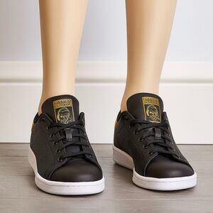 Adidas Stan Smith Kids Black and White Sneakers limited addition gently worn .